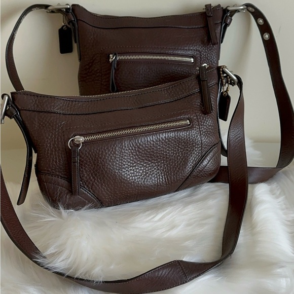 2 Coach Vintage EUC - Picture 3 of 15